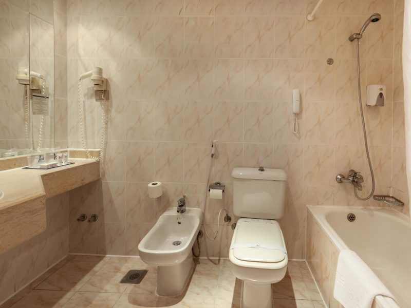 076-BD-bathroom-example_114563021